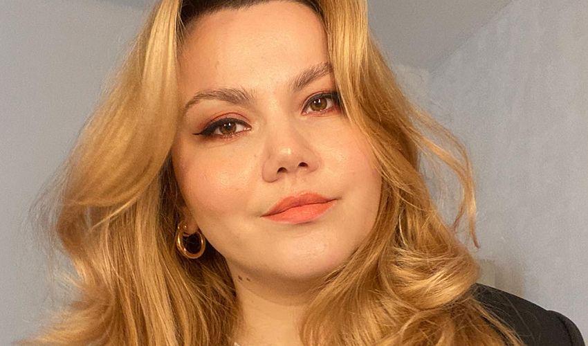 Fenomen Merve Veziroğlu’nu 58 yerinden bıçaklamıştı! Mahkemede pes dedirten savunma: Takipçi kazanmak için medyaya çıkıyor Fenomen Merve Veziroğlu’nu 58 yerinden bıçaklamıştı! Mahkemede pes dedirten savunma: Takipçi kazanmak için medyaya çıkıyor - 1. Resim