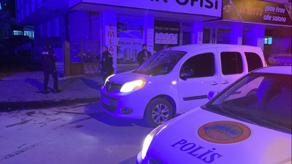 Kayseri'de sıcak saatler! Önce polise bıçak çekti, sonra apartmanı kapadı - 1. Resim