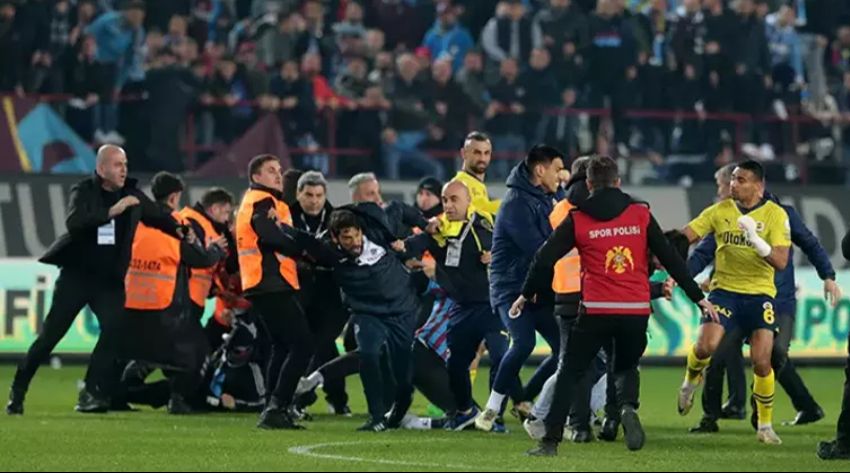 Ali Koç'tan İsmail Kartal'a flaş teklif! Maç esnasında bizzat aradı: 