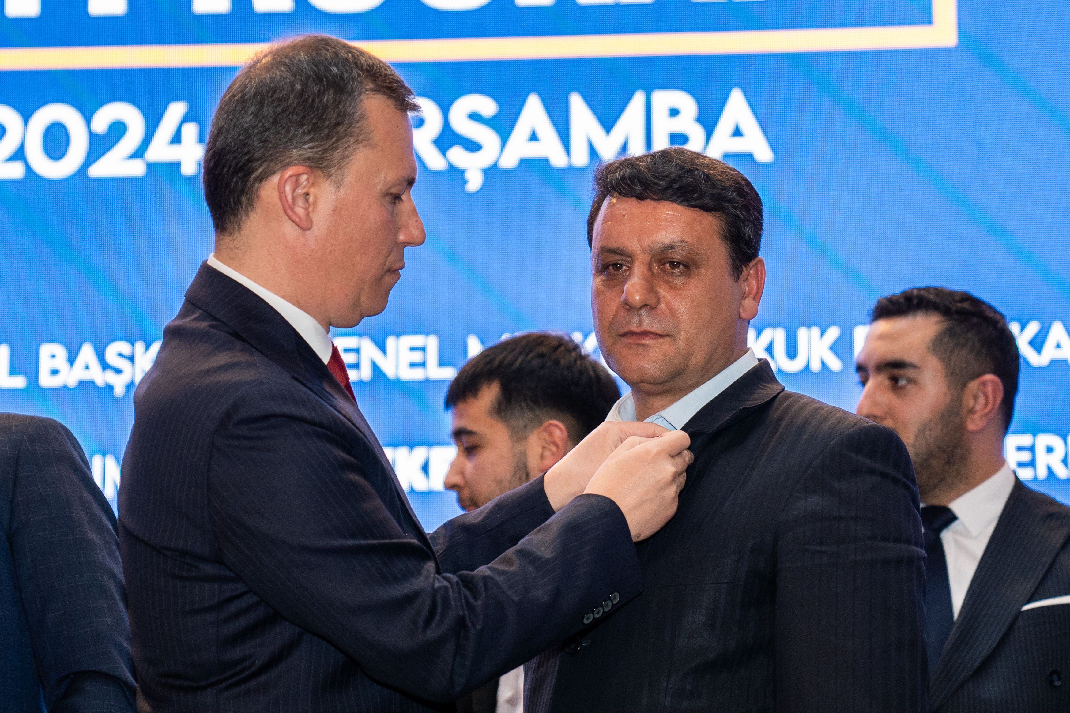 Ankara'da seçim öncesi toplu istifa! YRP'li 22 isim AK Parti'ye geçti - 1. Resim