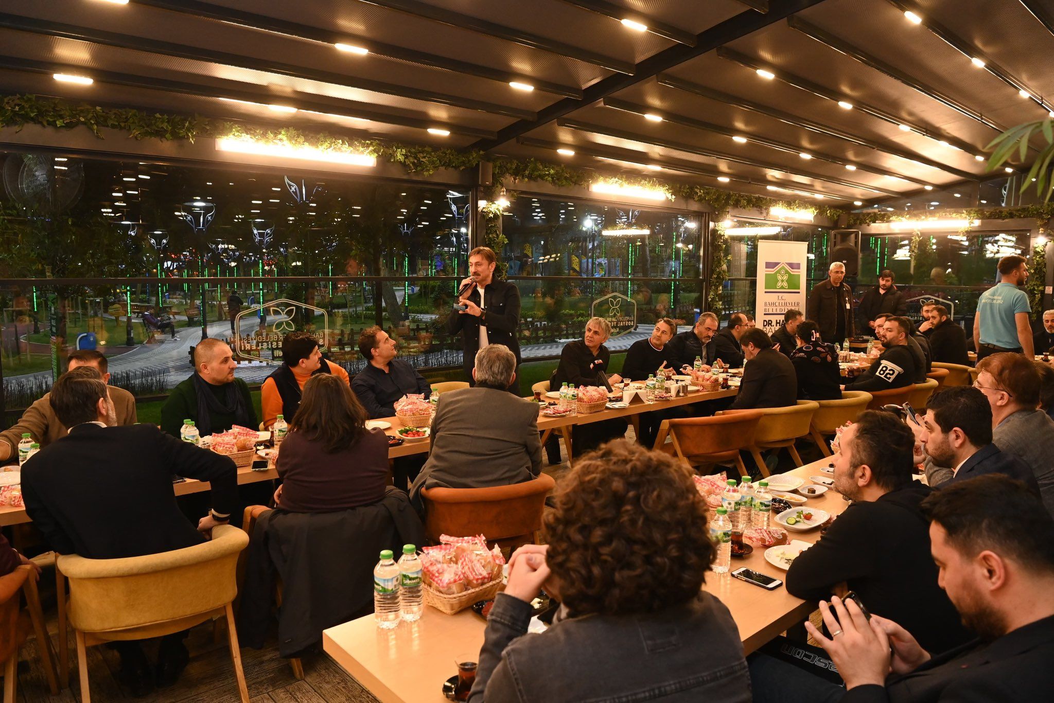 Bahçelievler Belediye Başkanı Bahadır "İstanbul böyle bir beş yıl daha kaldırmaz" dedi, isyan etti: İBB beş yılda sadece 1 bina dönüştürdü  - 1. Resim