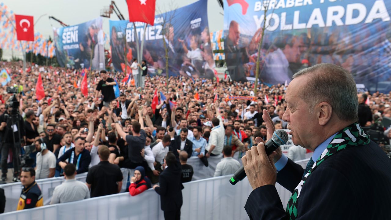 Cumhurbaşkanı Erdoğan, Kocaeli'de konuştu: Yatırım ve kalkınma hamlelerimiz kesintiye uğramayacak - 1. Resim