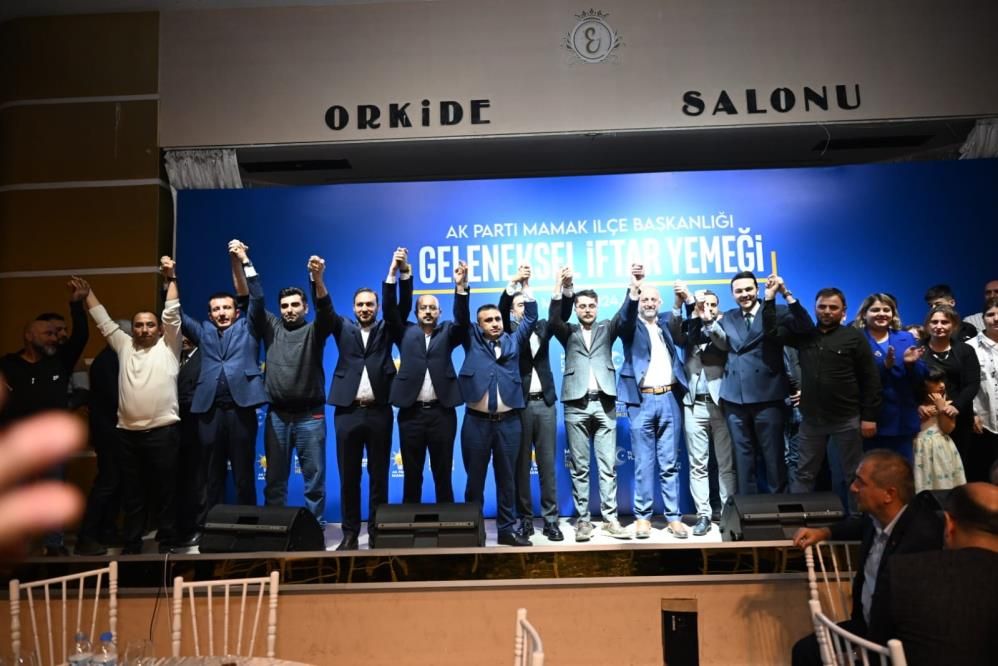 Ankara'da seçime saatler kala toplu istifa! 50 CHP'li AK Parti'ye katıldı Ankara'da seçime saatler toplu istifa! 50 CHP'li AK Parti'ye katıldı - 1. Resim
