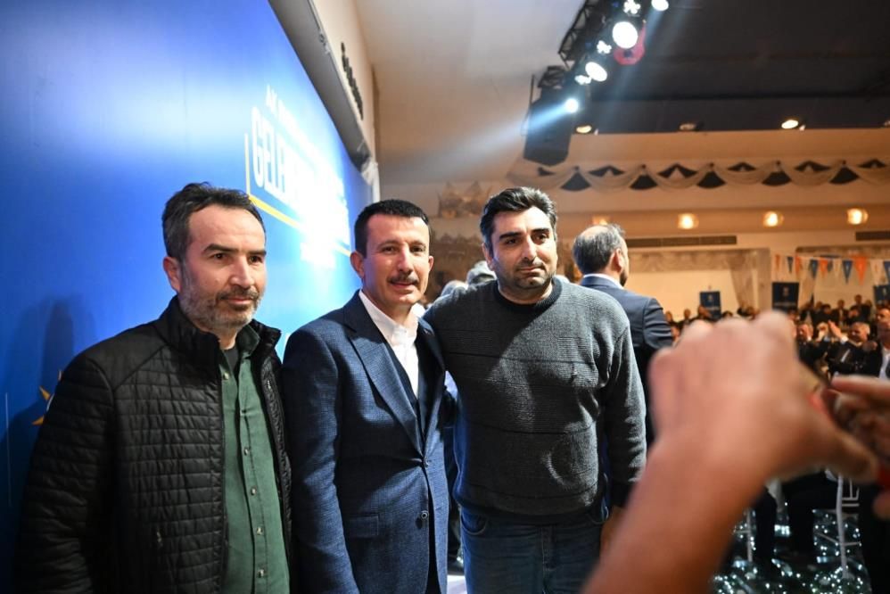 Ankara'da seçime saatler kala toplu istifa! 50 CHP'li AK Parti'ye katıldı Ankara'da seçime saatler toplu istifa! 50 CHP'li AK Parti'ye katıldı - 2. Resim