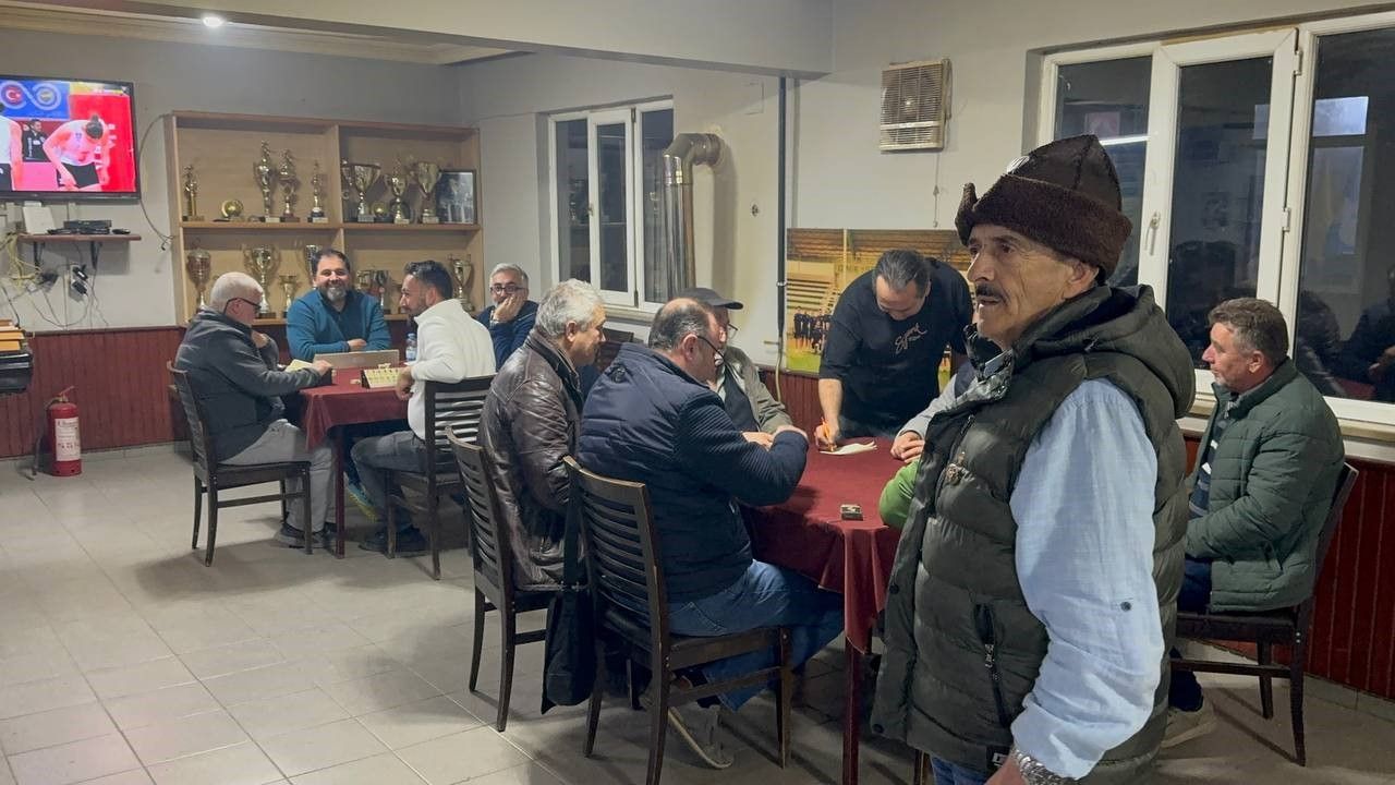 Makam aracı bisikleti: Bağımsız adayın vaatlerini duyan önce şaşırıyor sonra alkışlıyor - 3. Resim