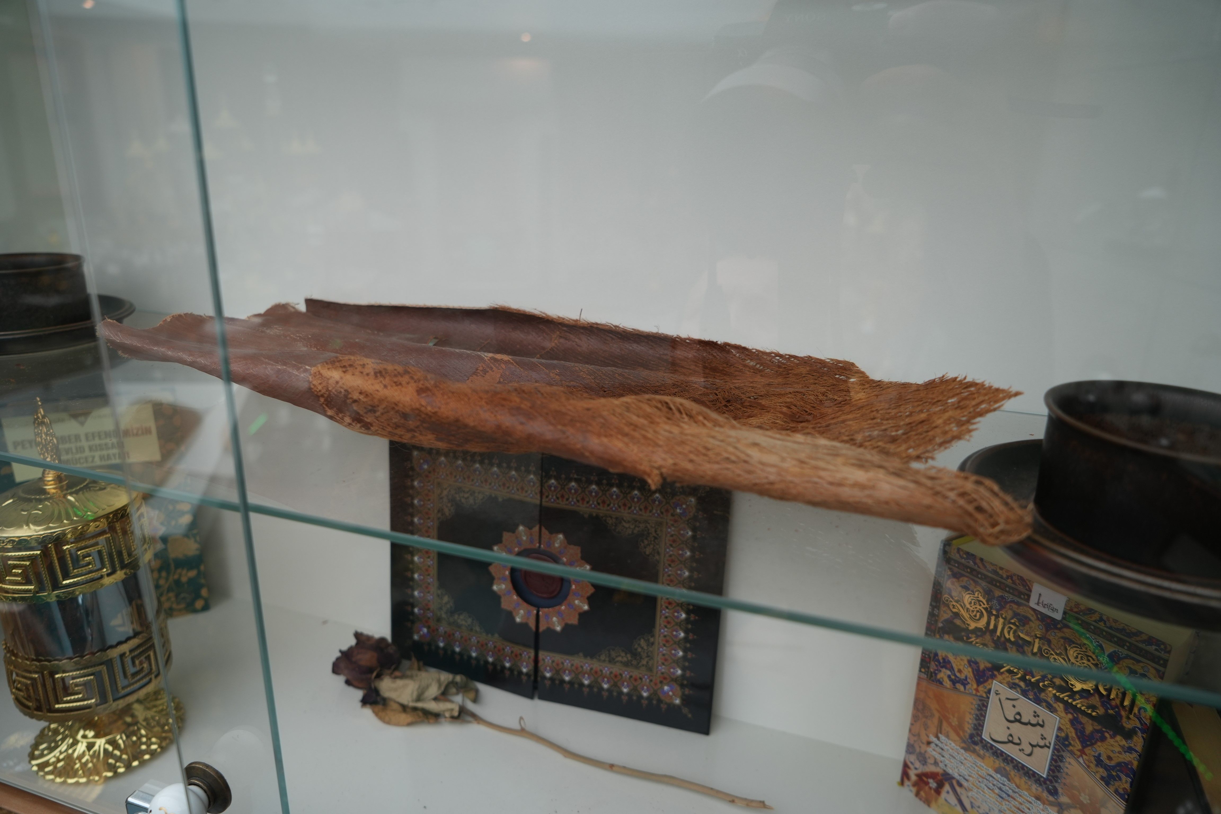 'Mukaddes Emanetler' ona emanet! Hepsi Türkiye'deki bu ofiste restore ediliyor - 4. Resim