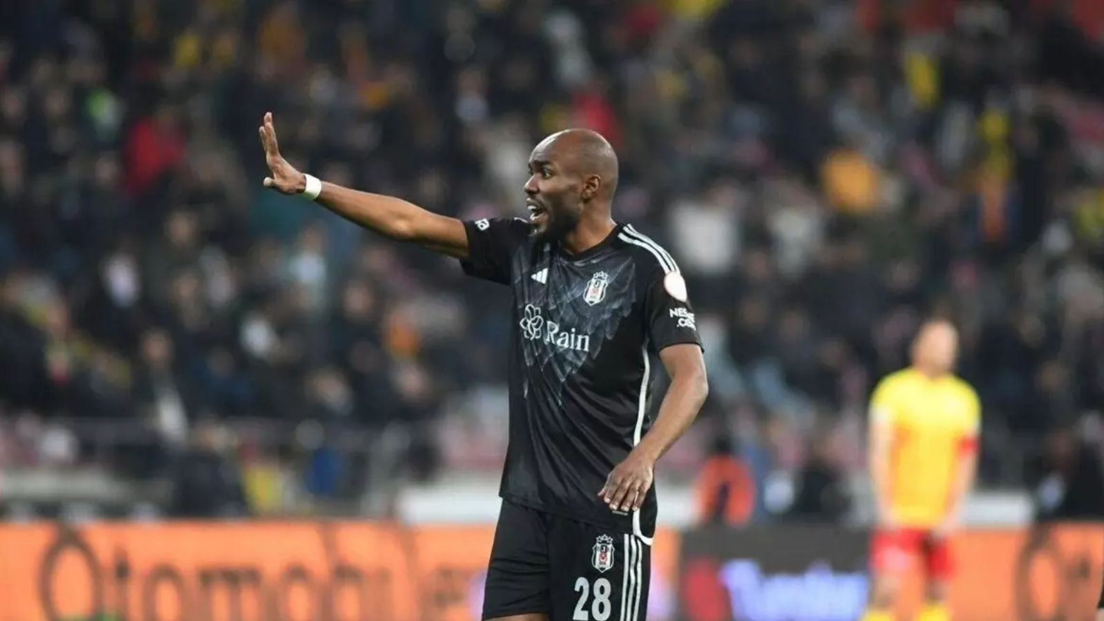 Beşiktaş'ta Aboubakar ve Ghezzal sürprizi! Fernando Santos kararını verdi Beşiktaş'ta Aboubakar ve Ghezzal sürprizi! Fernando Santos kararını verdi - 1. Resim