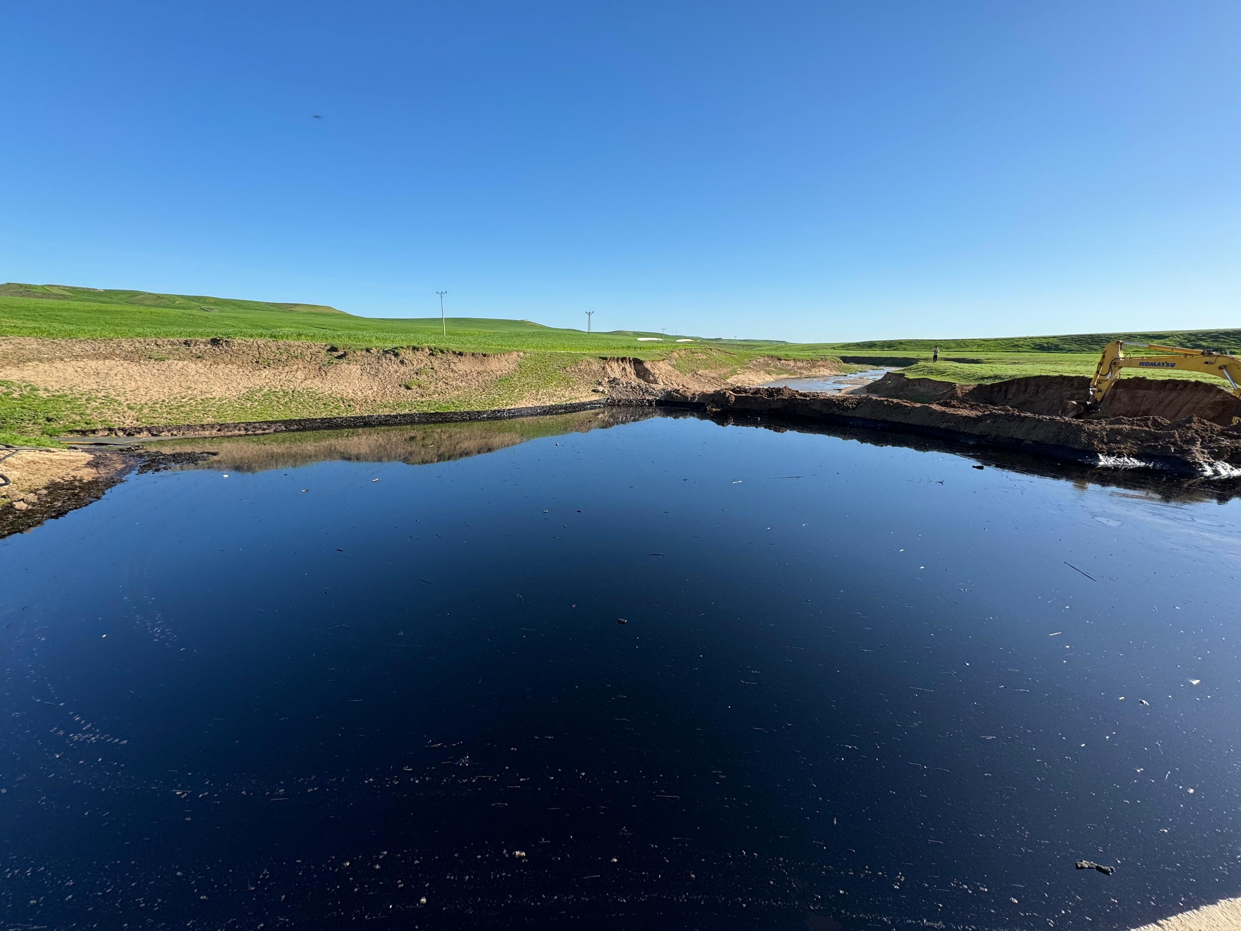 Diyarbakır'da çevre faciası: Ham petrol Dicle Nehri’ne karışabilir Diyarbakır'da çevre faciası: Ham petrol Dicle Nehri’ne karışabilir - 1. Resim
