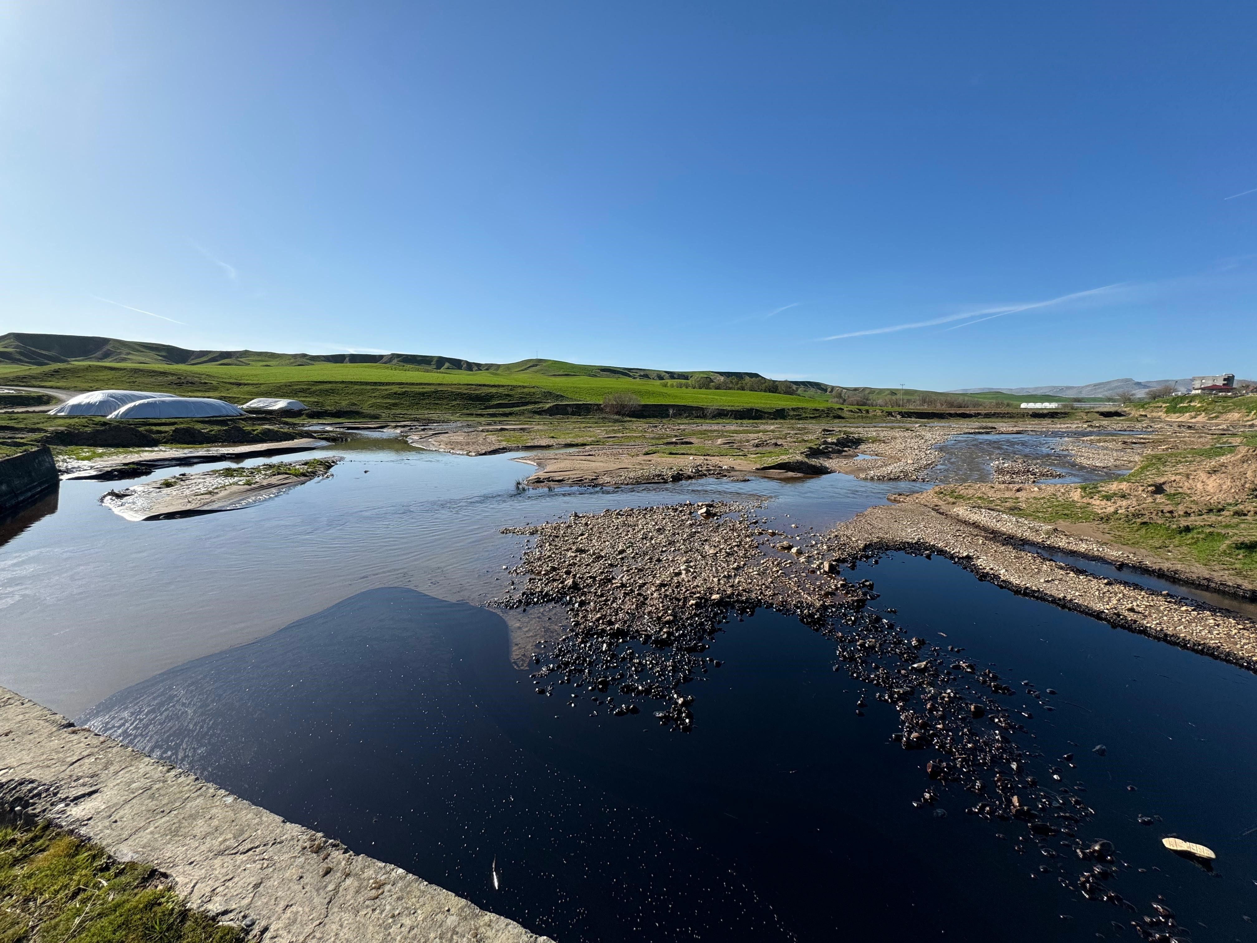 Diyarbakır'da çevre faciası: Ham petrol Dicle Nehri’ne karışabilir Diyarbakır'da çevre faciası: Ham petrol Dicle Nehri’ne karışabilir - 2. Resim