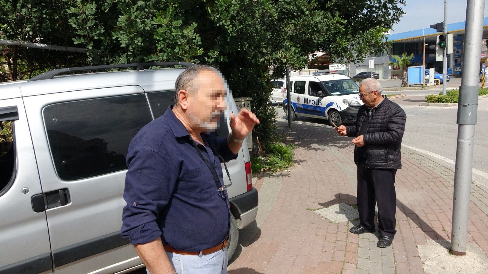 Kazadan kurtulan sürücü, polisi soru yağmuruna tuttu: Ben niye böyleyim, eşim kim? Kazadan kurtulan sürücü, polisi soru yağmuruna tuttu: Ben niye böyleyim, eşim kim? - 1. Resim