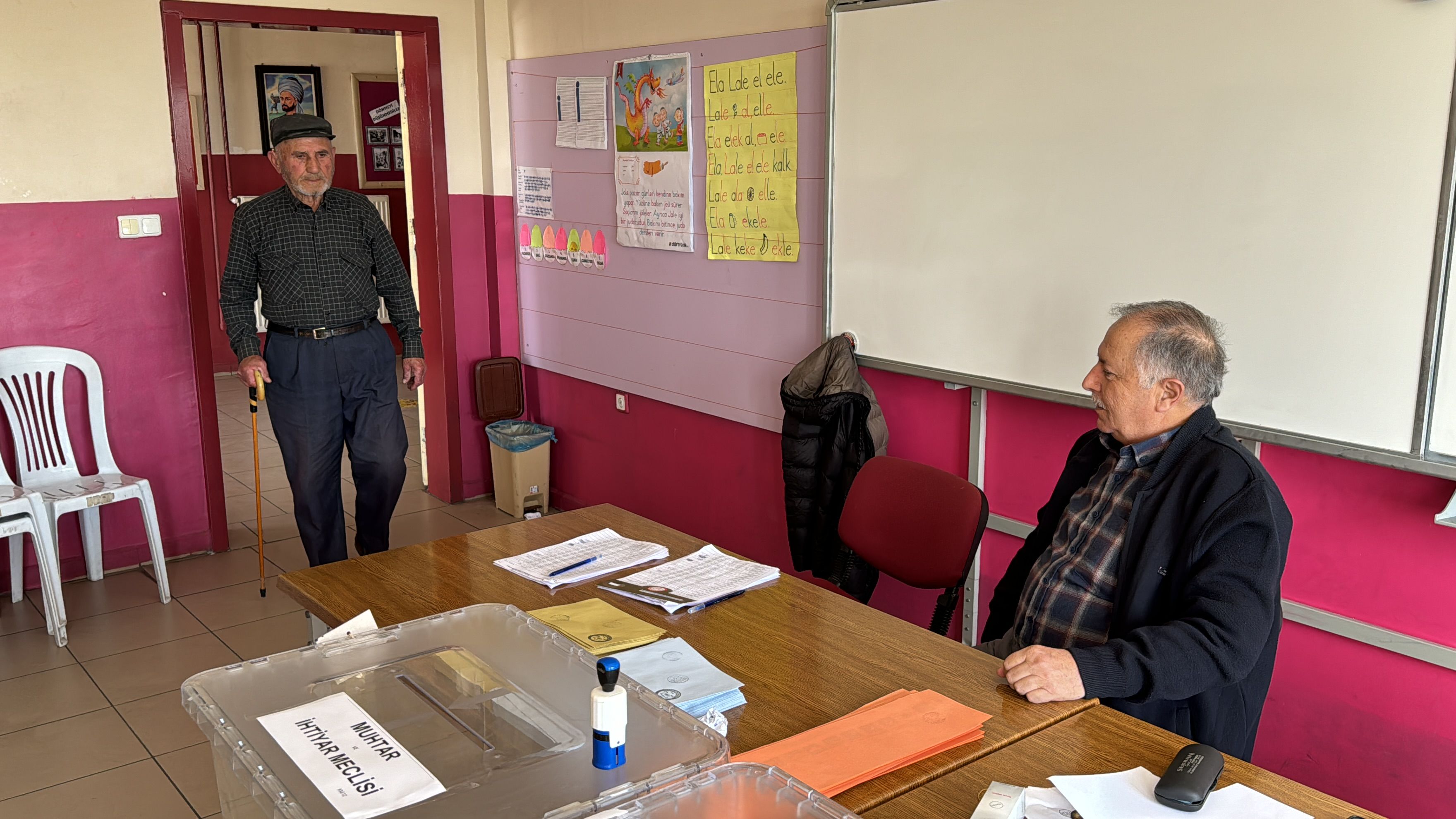 54 yıl önce herkes terk etti: Bu köyden sadece 1 oy çıkıyor - 1. Resim