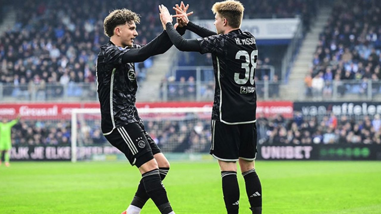 Ajax, deplasmanda 3 golle güldü! Yenilmezlik serisini uzattı