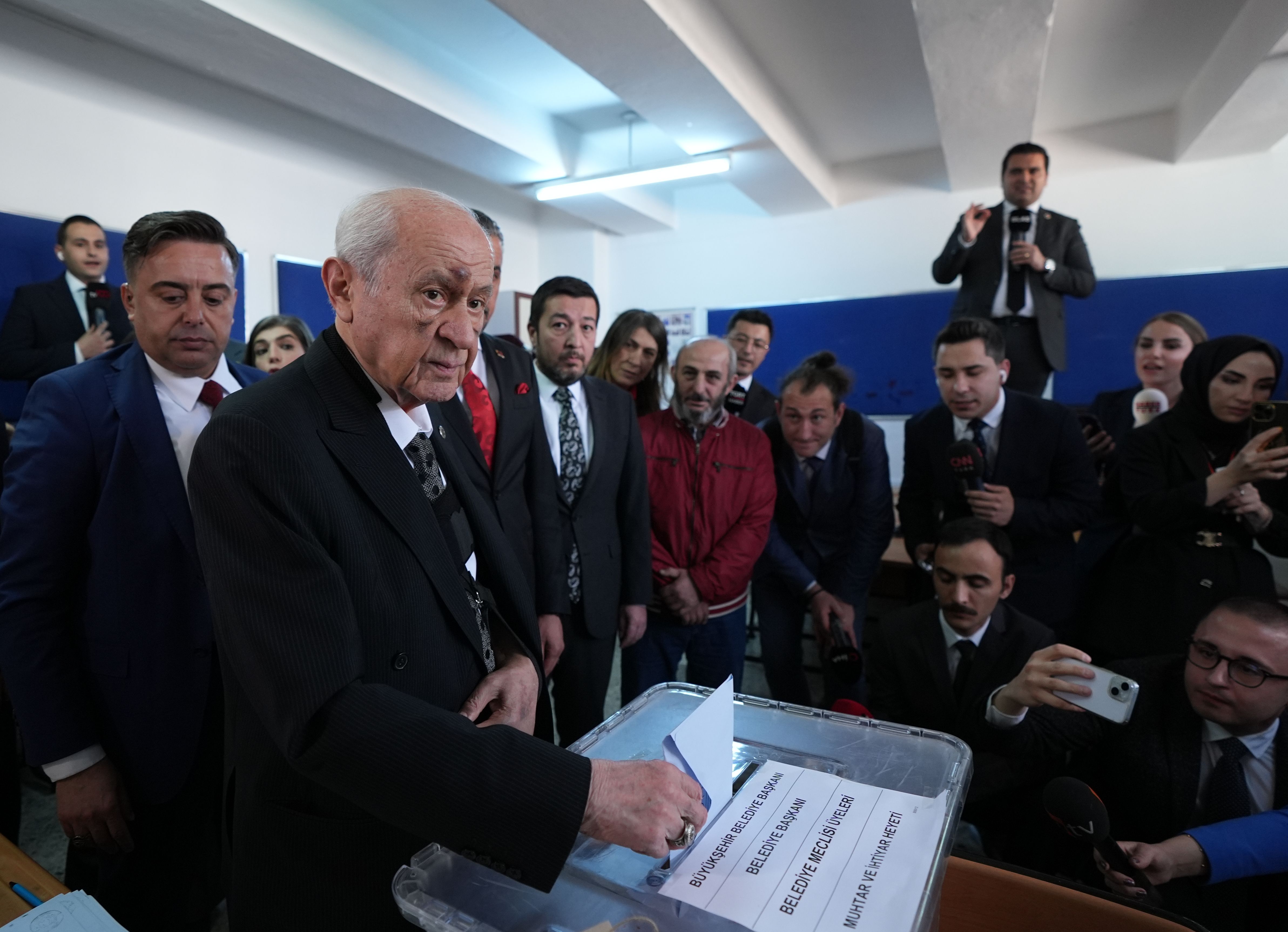 Devlet Bahçeli oyunu kullandı, herkes aynı soruyu sordu: Yüzüne ne oldu? Devlet Bahçeli oyunu kullandı, herkes aynı soruyu sordu: Yüzüne ne oldu? - 1. Resim