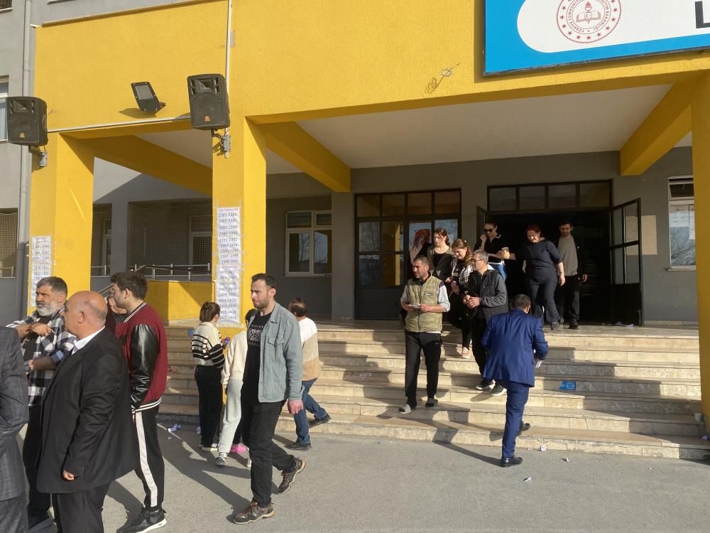 İstanbul'un en kalabalık sandığı belli oldu! 359 ilçeden fazla seçmen var İstanbul'un en kalabalık sandığı belli oldu! 359 ilçeden fazla seçmen var - 2. Resim