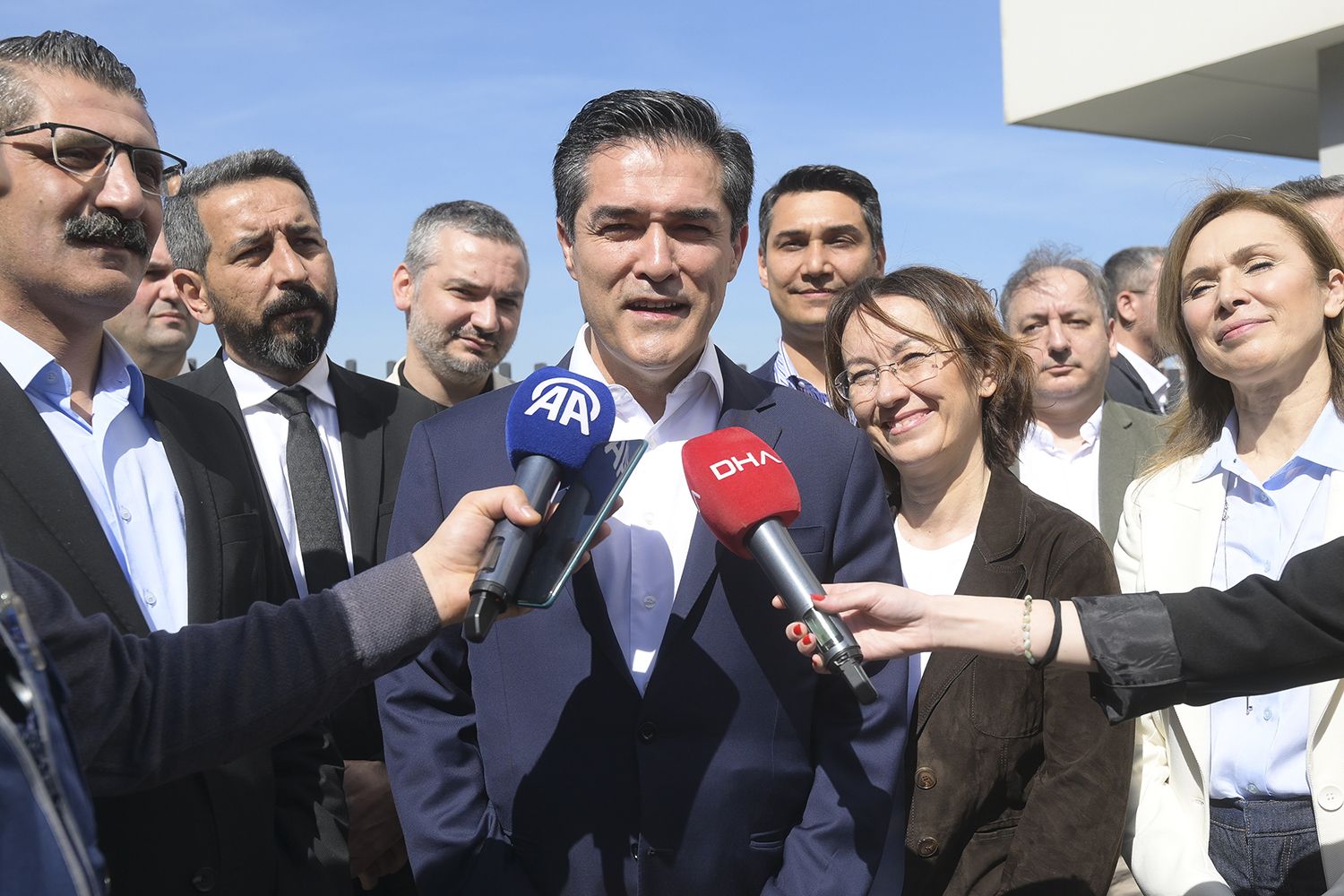 İyi Parti İstanbul adayı Buğra Kavuncu, oy kullanmaya gittiği okulda tepki gördü! İyi Parti İstanbul adayı Buğra Kavuncu, oy kullanmaya gittiği okulda tepki gördü! - 2. Resim