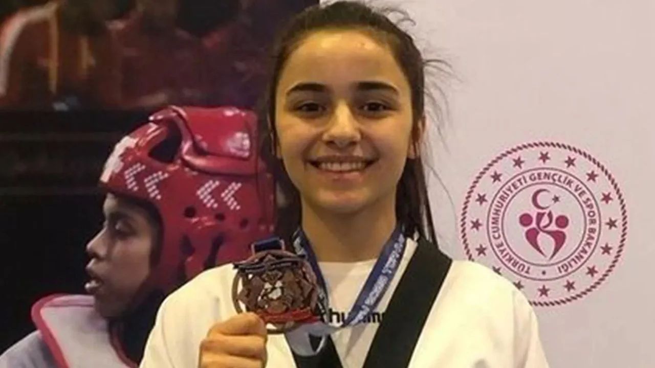 Müsabakalara giderken feci kazada hayatını kaybetmişti: Milli sporcu Sıla'ya son görev Müsabakalara giderken feci kazada hayatını kaybetmişti: Milli sporcu Sıla'ya son görev - 2. Resim