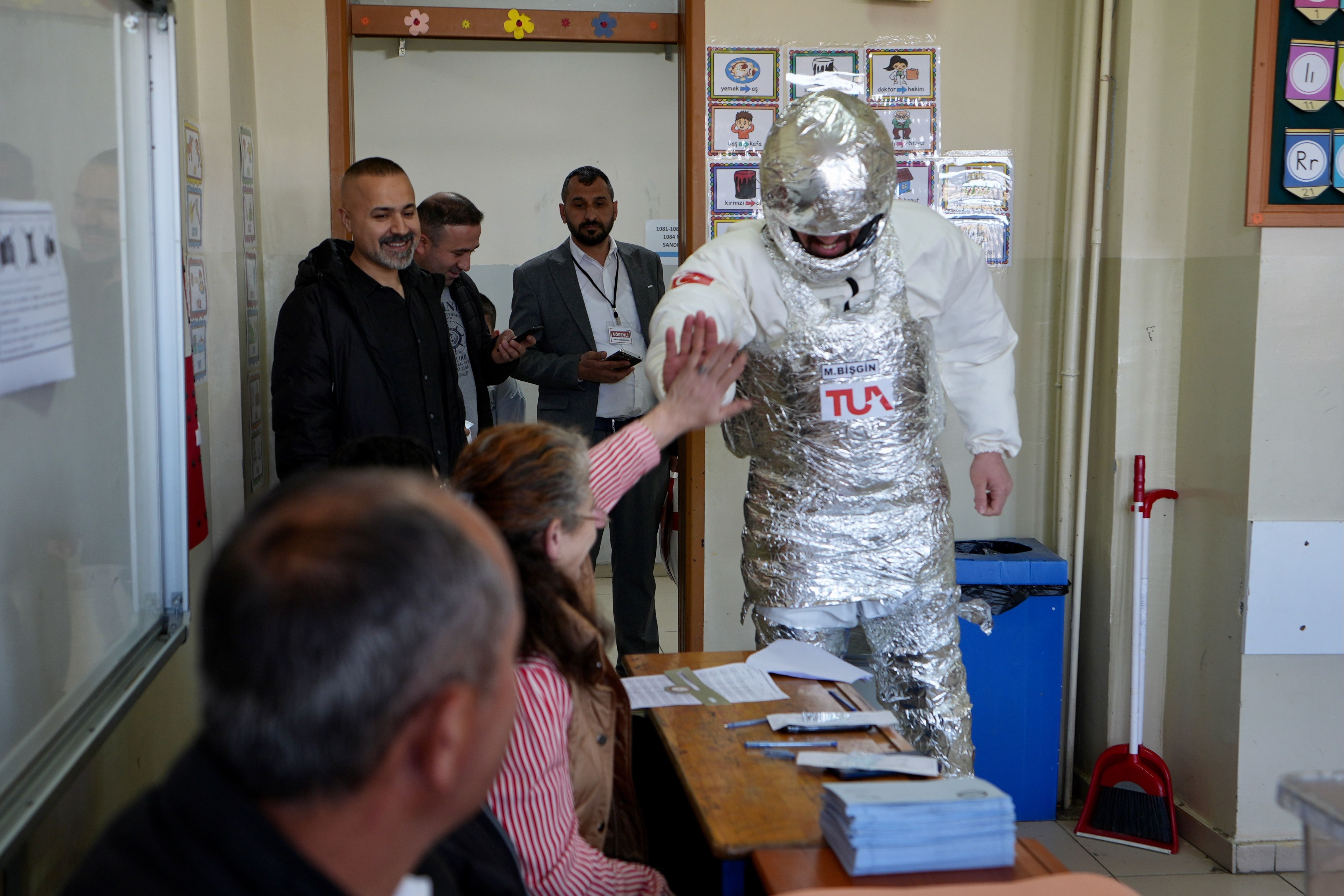 Sandıktan renkli kareler: Kral olan da var astronot olan da Sandıktan renkli kareler: Kral olan da var astronot olanda - 7. Resim