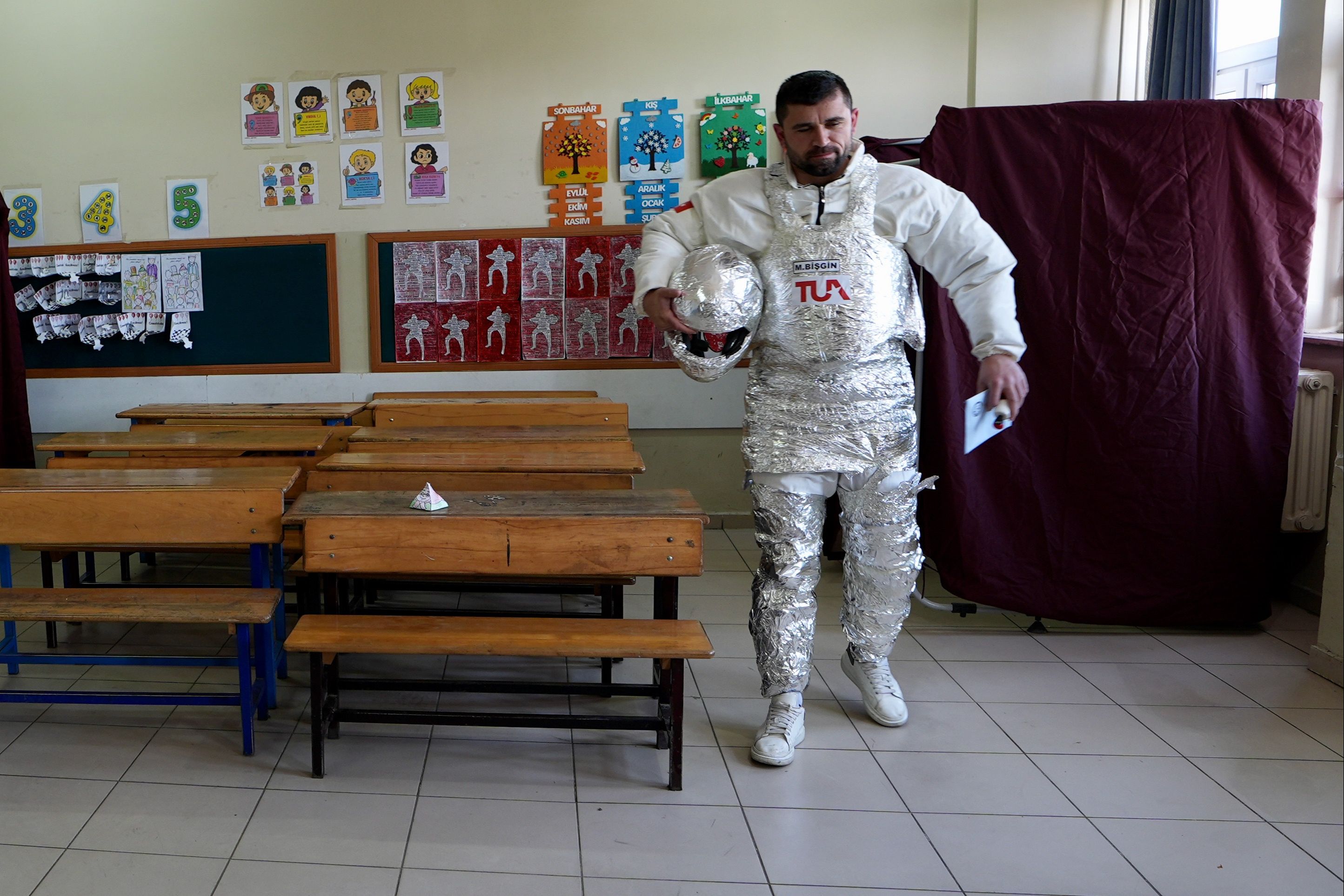 Sandıktan renkli kareler: Kral olan da var astronot olan da Sandıktan renkli kareler: Kral olan da var astronot olanda - 8. Resim