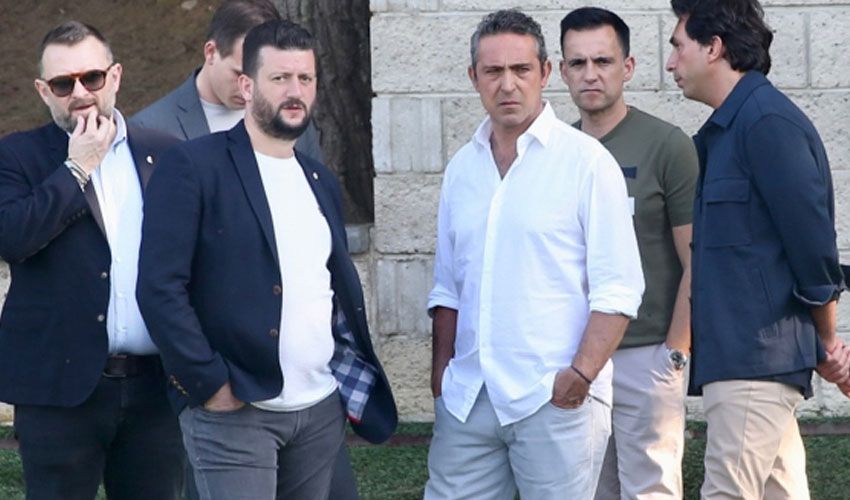 Süper Lig'den çekilmesi gündeme gelen Fenerbahçe'de yeni formül bulundu Süper Lig'den çekilmesi gündeme gelen Fenerbahçe'de yeni formül bulundu - 1. Resim