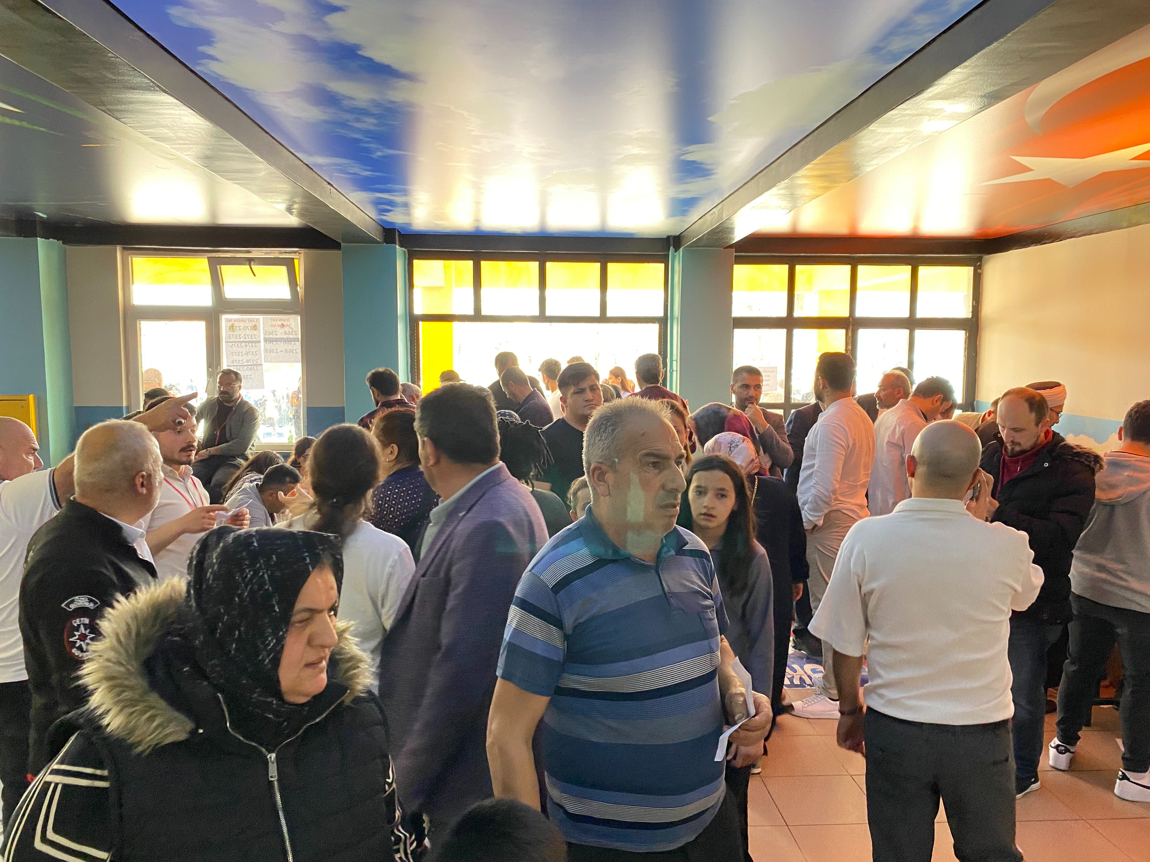 Tam 19 bin 249 kişi var! İşte Türkiye'de en fazla seçmenin kayıtlı olduğu okul - 1. Resim