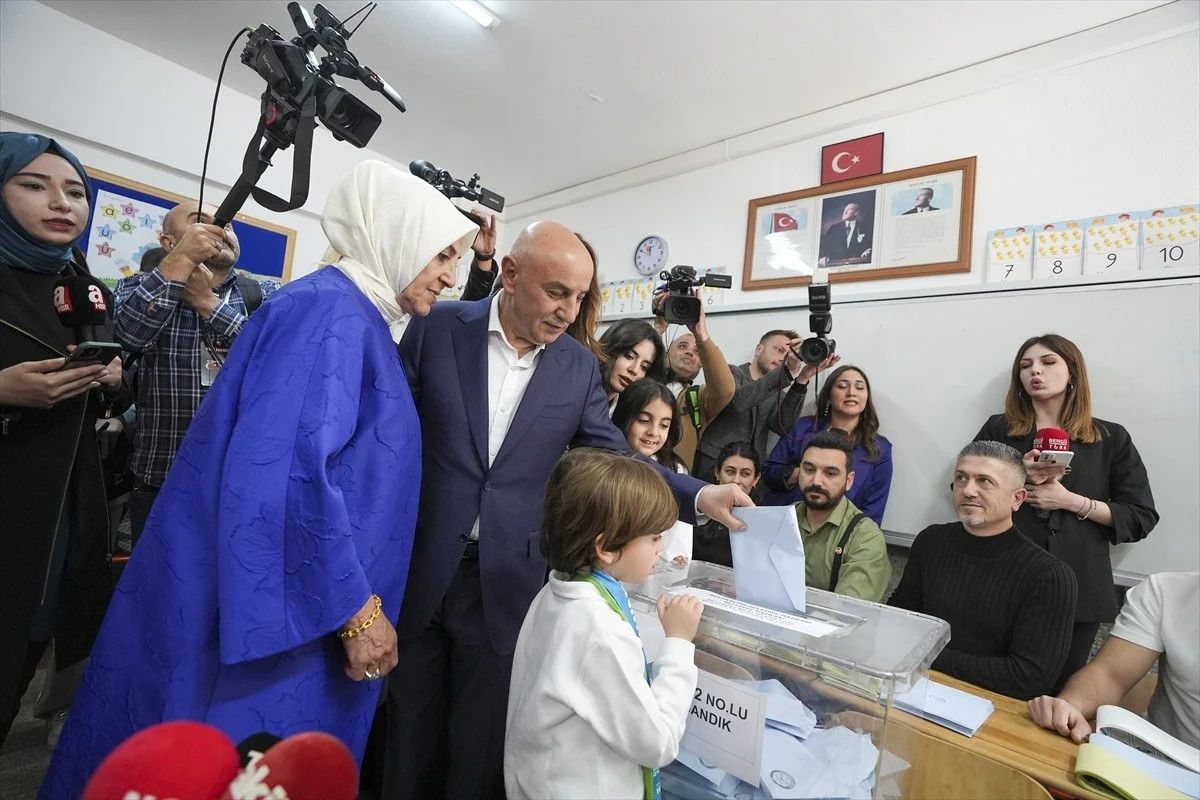 Turgut Altınok oyunu Ankara'da kullandı: Vatandaşımızın kararına saygı duyacağız Turgut Altınok oyunu Ankara'da kullandı: Vatandaşımızın kararına saygı duyacağız - 1. Resim