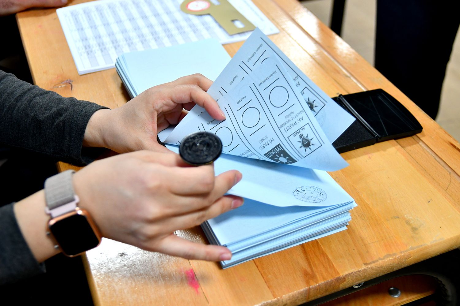 Yurt genelinde oy verme işlemi başladı! Bitiş saati illere göre değişecek... - 5. Resim