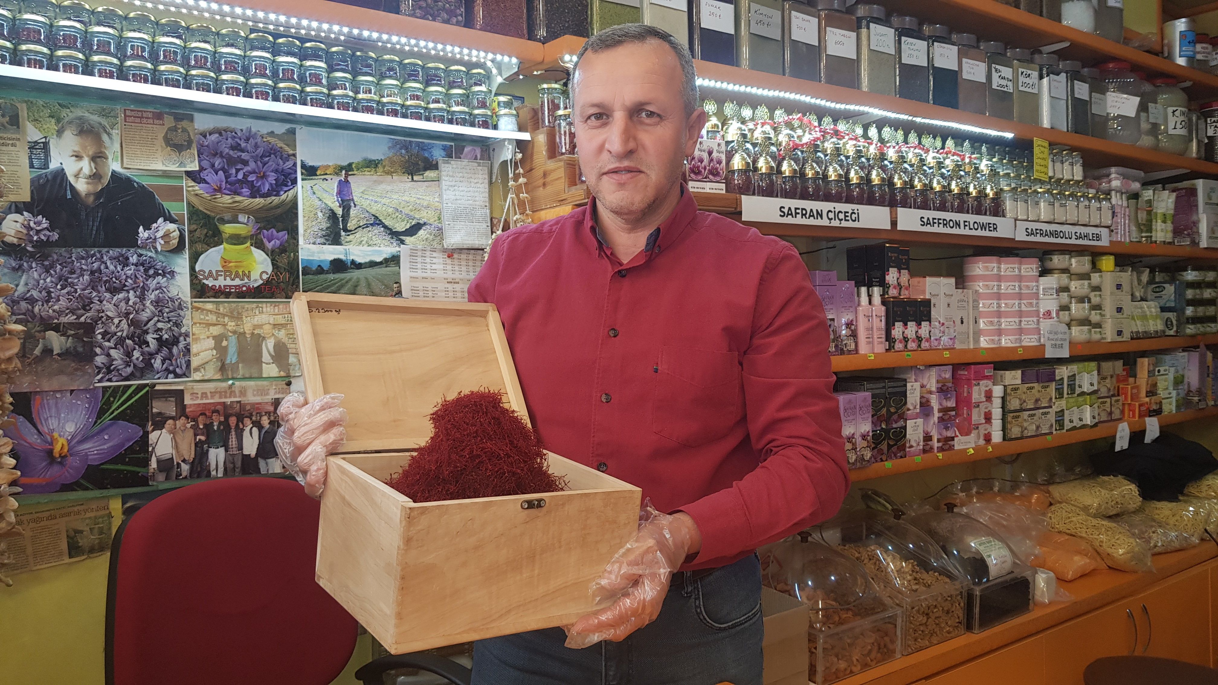 Dünyanın en pahalı baharatı! 1 kilogram elde etmek için 510 bin lif gerekiyor Dünyanın en pahalı baharatı! 1 kilogram elde etmek için 510 bin lif gerekiyor - 2. Resim