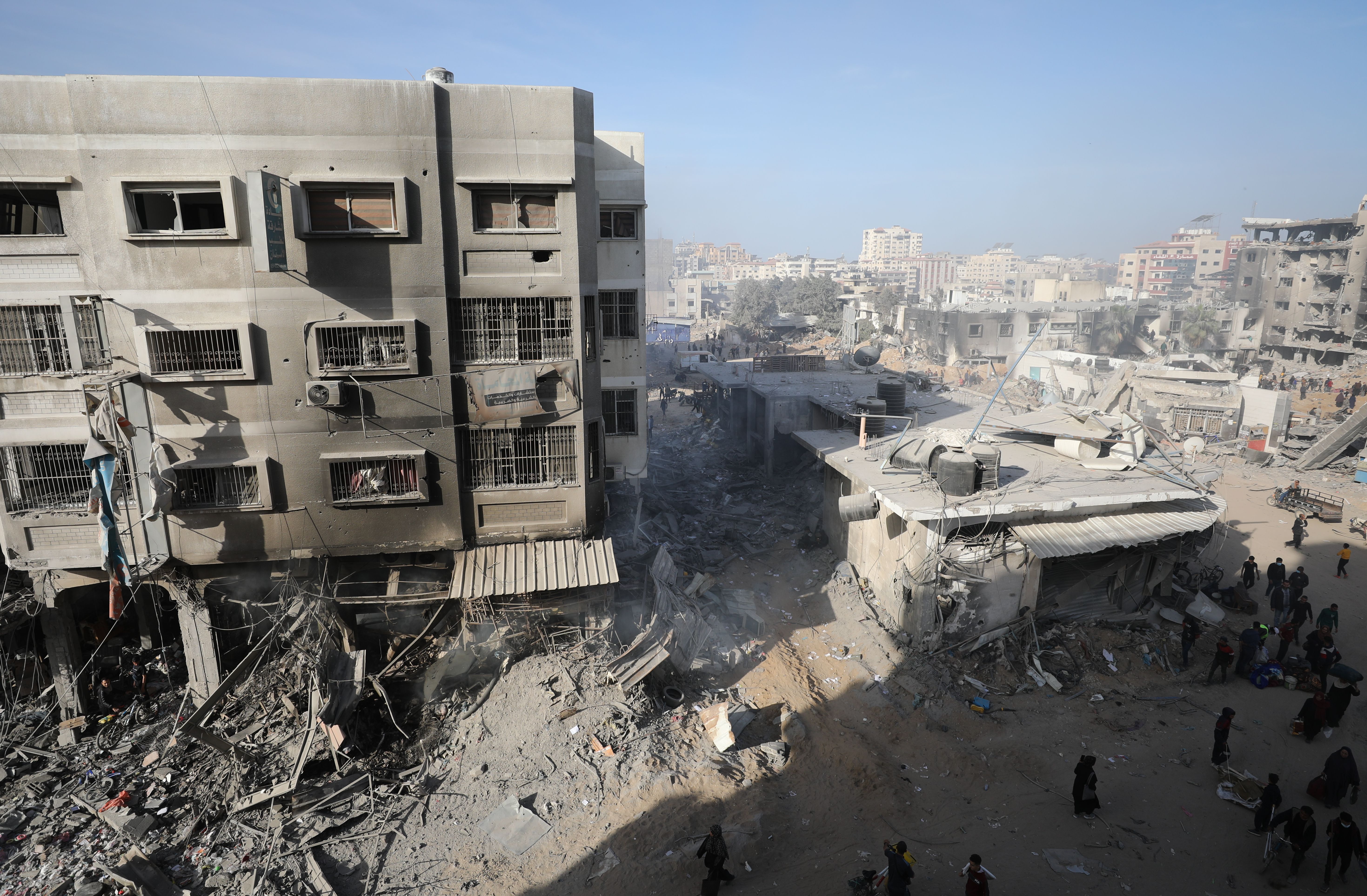 Hamas dünyaya ilan etti! Şifa Hastanesi'nde elleri bağlı diri diri gömülmüş cenazeler bulundu - 1. Resim