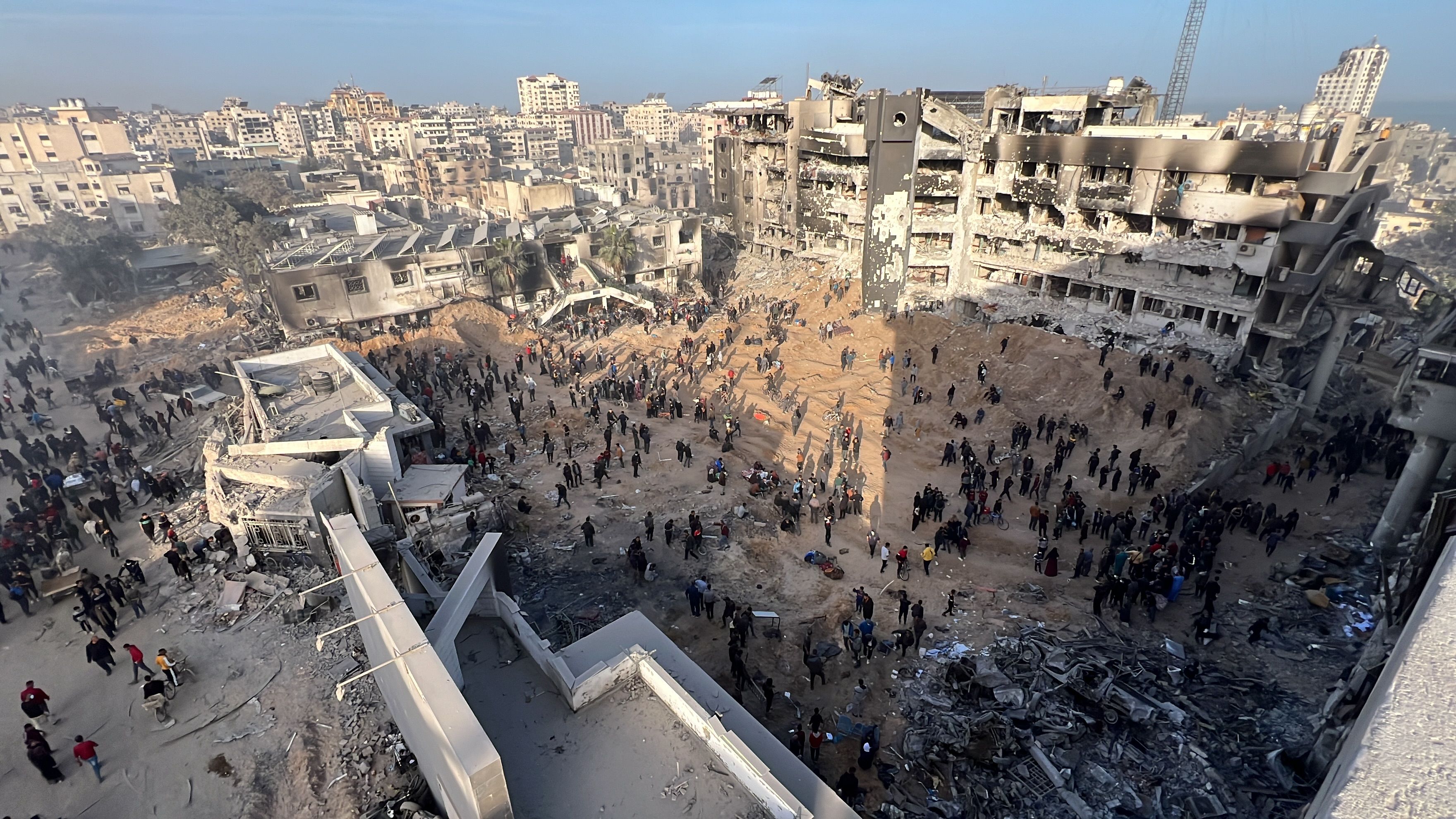 İsrail, Şifa Hastanesi'nden çekildi: Arkasında yıkım ve ölüm kaldı - 1. Resim