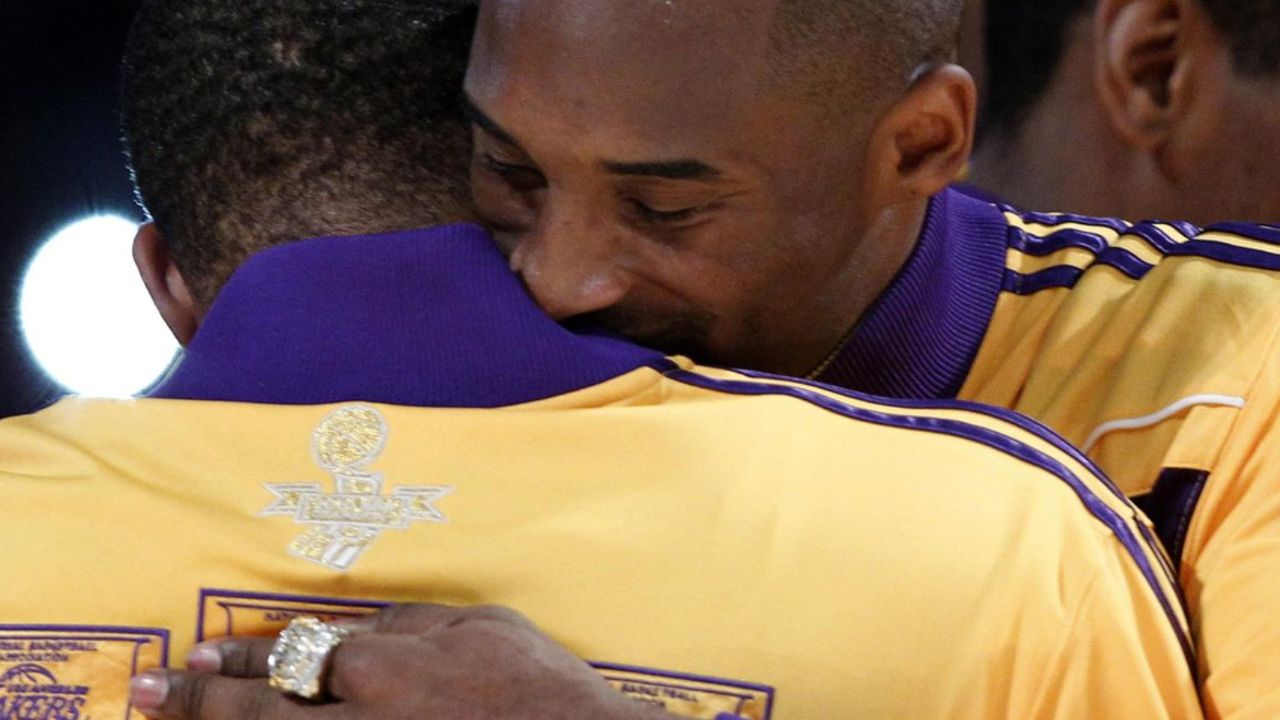 Kobe Bryant&#039;ın şampiyonluk yüzüğü satıldı! 43 teklif verildi, rekorun sahibi oldu