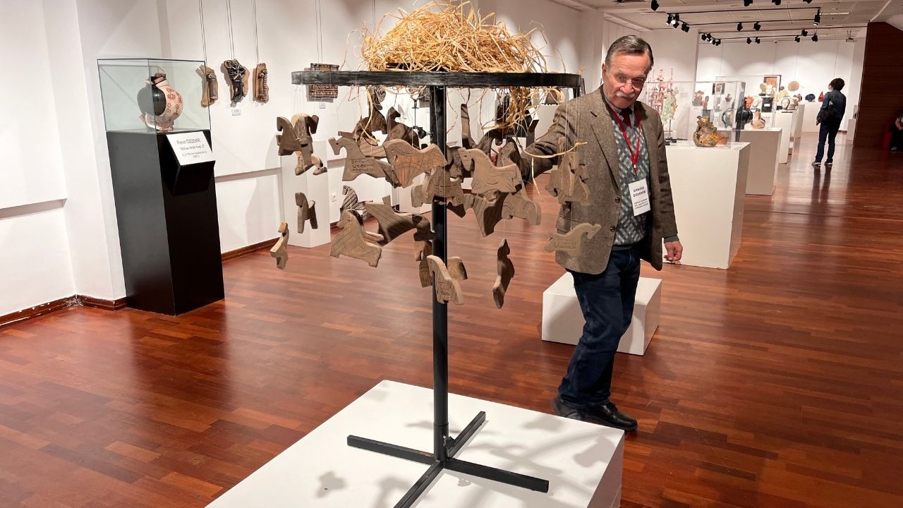 Pervin Özdemir'in seramikleriyle dünyanın nefesini keşfetmek - 1. Resim