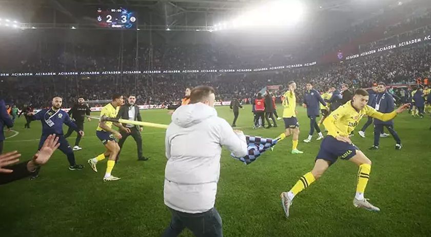 Trabzonspor-Fenerbahçe derbisinin PFDK sevkleri açıklandı! İşte futbolcuları bekleyen cezalar! 36 ve 45. madde... Trabzonspor-Fenerbahçe derbisinin PFDK sevkleri açıklandı! İşte futbolcuları bekleyen cezalar! 36 ve 45. madde... - 3. Resim