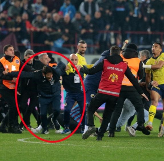Trabzonspor-Fenerbahçe derbisinin PFDK sevkleri açıklandı! İşte futbolcuları bekleyen cezalar! 36 ve 45. madde... Trabzonspor-Fenerbahçe derbisinin PFDK sevkleri açıklandı! İşte futbolcuları bekleyen cezalar! 36 ve 45. madde... - 4. Resim