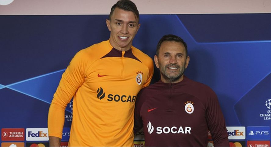 Galatasaray'ın Hatayspor ilk 11'inde Okan Buruk'tan sürpriz tercih! Muslera'nın 500.maçı, Buruk'un rekor gecesi... Galatasaray'ın Hatayspor ilk 11'inde Okan Buruk'tan sürpriz tercih! Muslera'nın 500.maçı, Buruk'un rekor gecesi... - 1. Resim