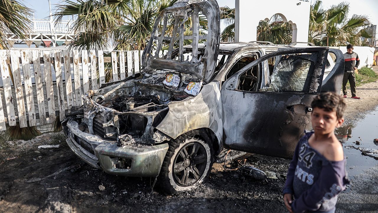 Gazze son durum... Son katliama dünyadan tepki yağdı! İsrail'den ilk açıklama geldi Gazze son durum... İsrail dehşeti sınır tanımıyor! Bu kez Batı uyruklu gönüllüleri katlettiler - 3. Resim
