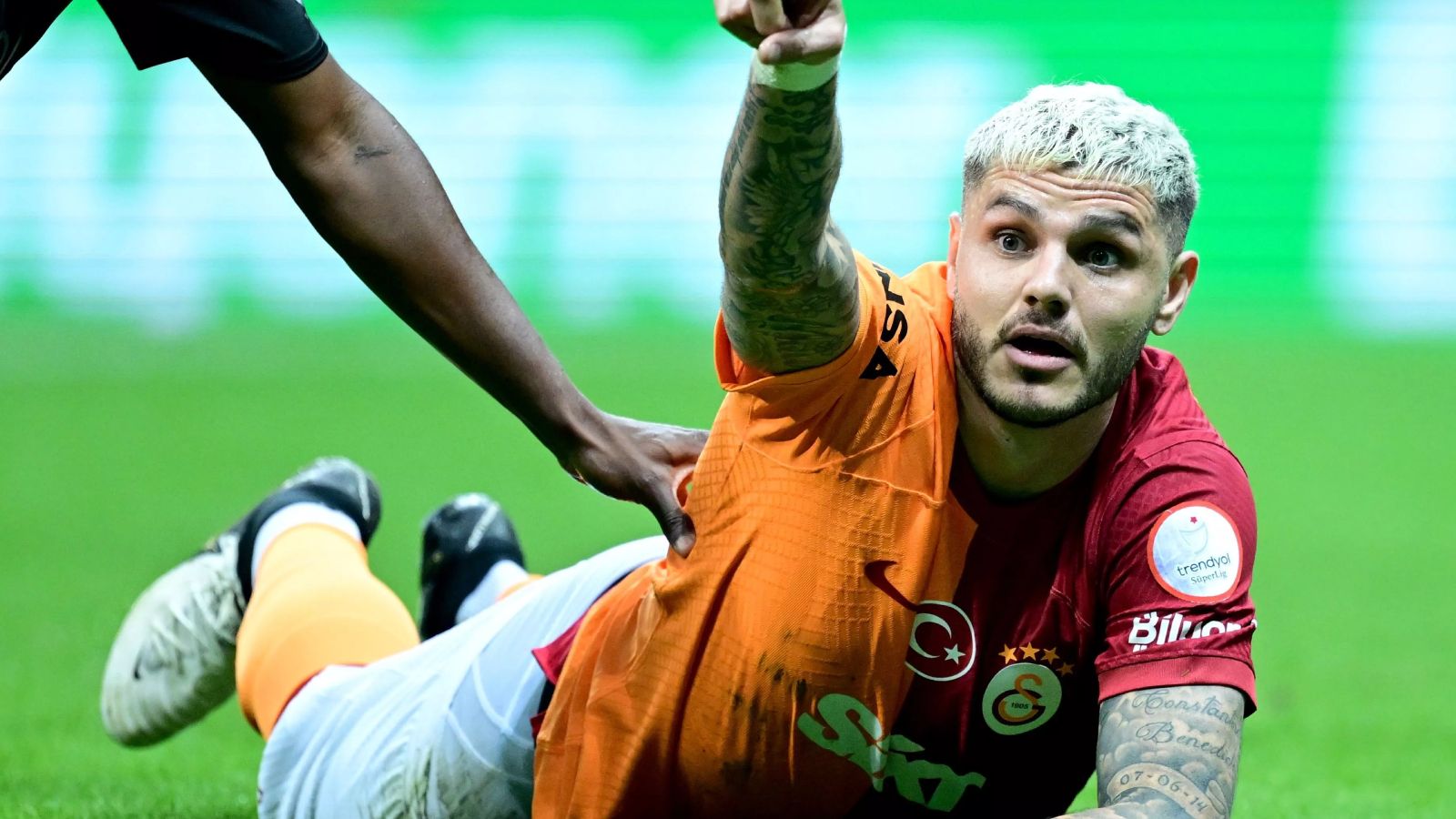 Okan Buruk'tan Ali Koç'a Süper Kupa cevabı! 'Bizim sorunumuz değil' Okan Buruk oyundan memnun değil! 'Galatasaray performansının altında kaldık' - 1. Resim