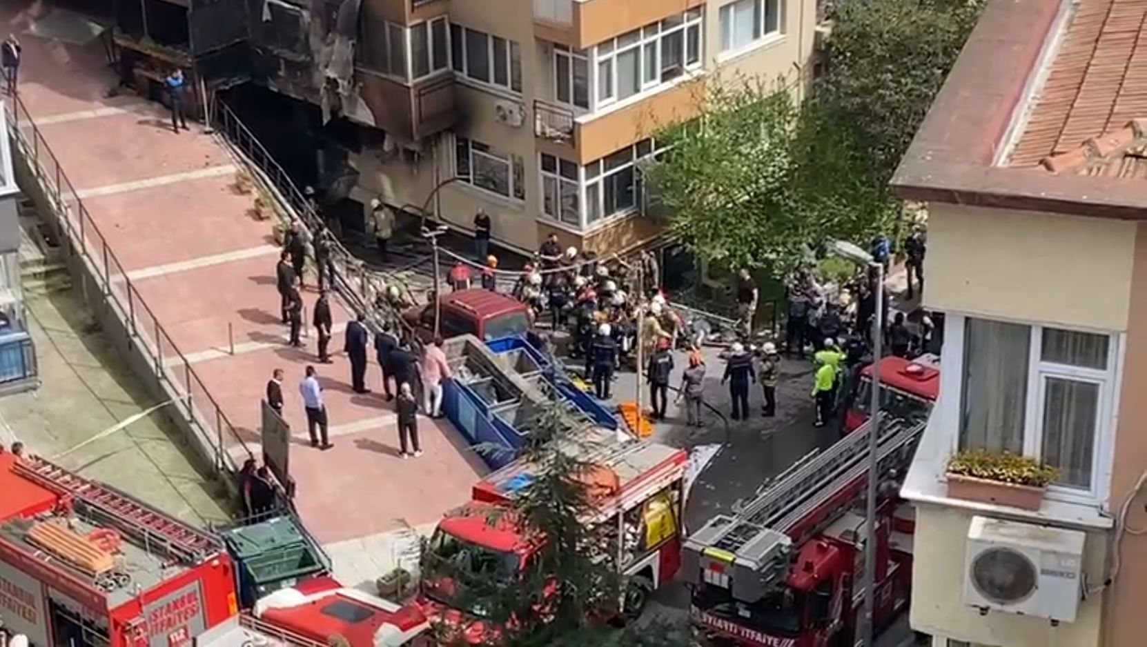 Şişli'de gece kulübünde can pazarı: 29 kişi hayatını kaybetti Şişli'de gece kulübünde can pazarı: 12 kişi hayatını kaybetti, 11 kişi yaralandı - 2. Resim