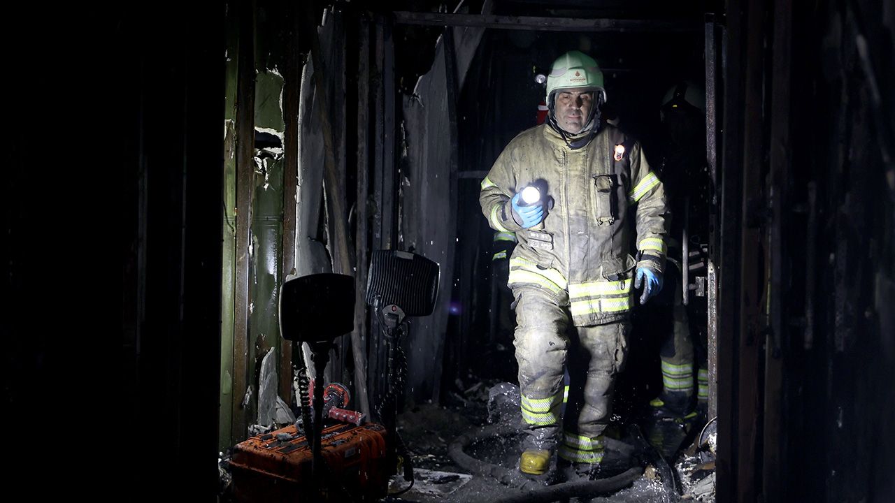 Şişli'de gece kulübünde can pazarı: 29 kişi hayatını kaybetti Şişli'de gece kulübünde can pazarı: 29 kişi hayatını kaybetti - 1. Resim