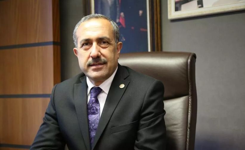 Van Büyükşehir Belediye Başkanı Abdulahat Arvas oldu Van Büyükşehir Belediye Başkanı Abdulahat Arvas oldu - 1. Resim