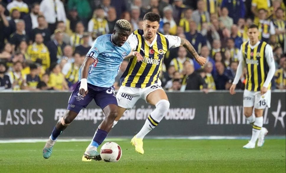 Fenerbahçe-Adana Demirspor maçı 1-1'lik eşitlikle devam ediyor - 2. Resim