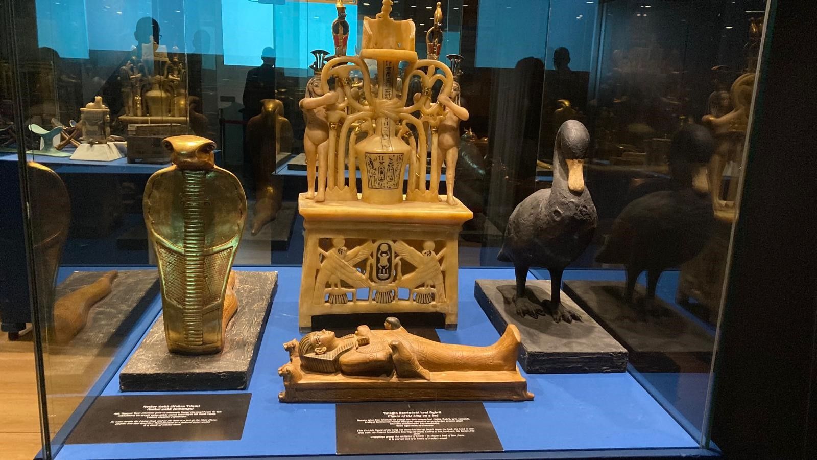 Firavunun hazineleri Ankara’da! Replikası yapılan Tutankhamun’un eserleri  ziyarete açıldı Firavunun hazineleri Ankara’da! Replikası yapılan Tutankhamun’un eserleri  ziyarete açıldı - 4. Resim