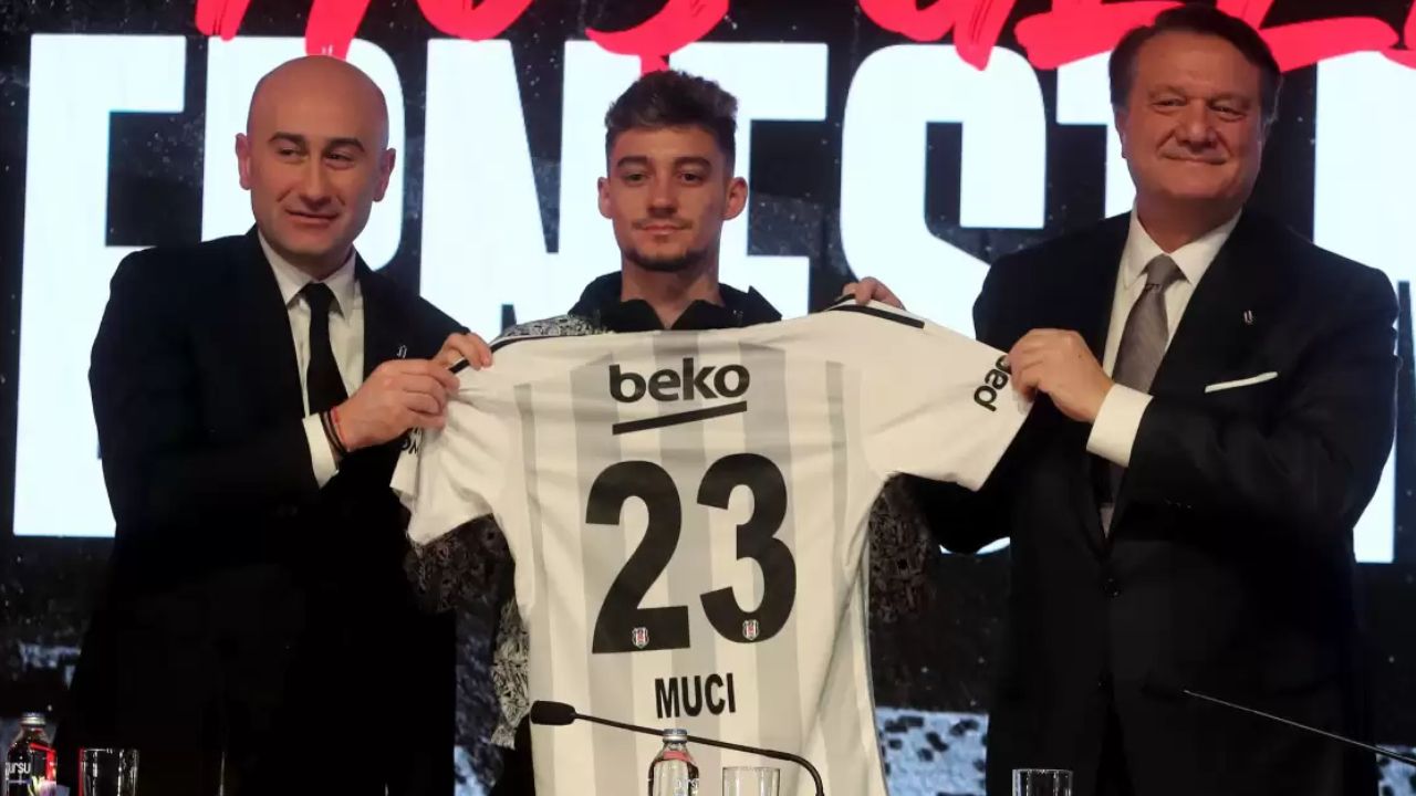 Hasan Arat dev teklifi açıkladı! Beşiktaş'ın genç yıldızına 20 milyon euro verdiler Hasan Arat dev teklifi açıkladı! Beşiktaş'ın genç yıldızına 20 milyon euro verdiler - 1. Resim