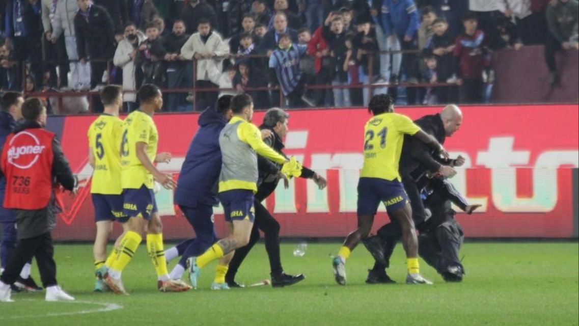 Oosterwolde ve İrfan Can Eğribayat 1 maç ceza aldı - 1. Resim