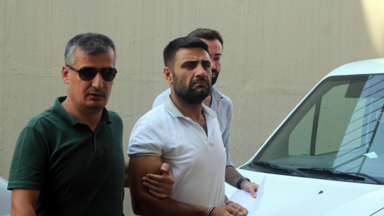 Pombalı tüfekle komşularına ateş açan sanatçı Metin Işık ve oğlunun cezası belli oldu Pombalı tüfekle komşularına ateş açan sanatçı Metin Işık ve oğlunun cezası belli oldu - 1. Resim