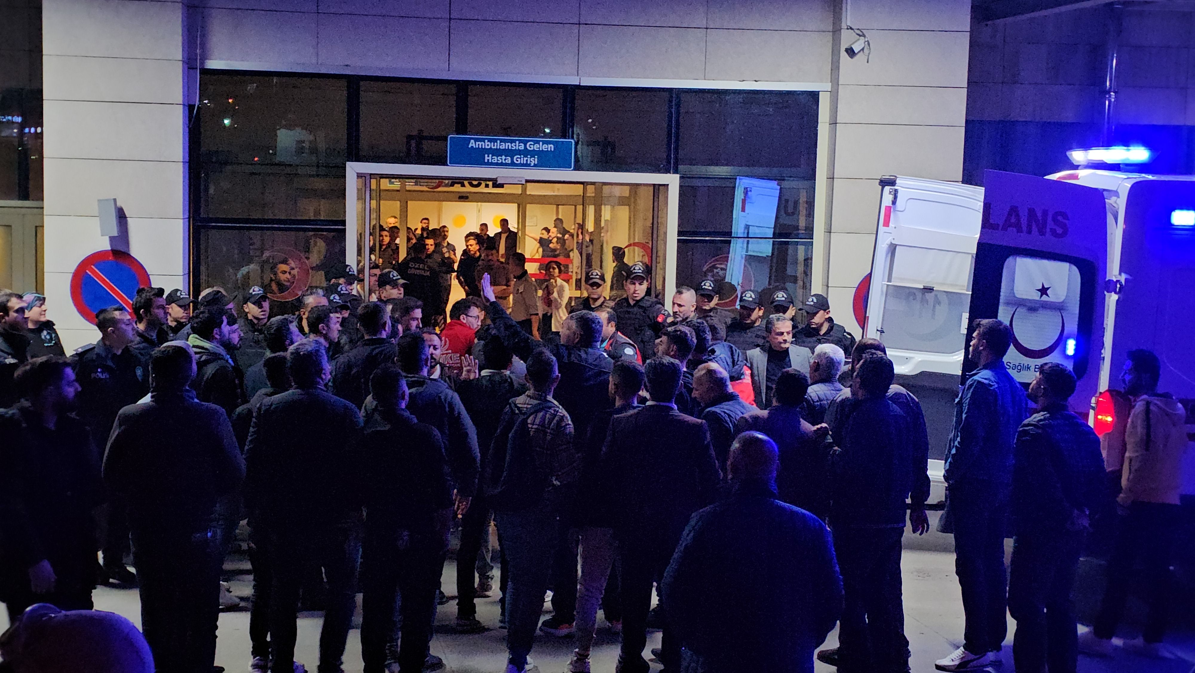 Seçim kavgasında silahlar çekildi, sokağa çıkma yasağı ilan edildi - 1. Resim