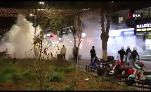 Van'ı kaybeden DEM, 6 ili karıştırdı! Polis DEM Parti ve PKK sempatizanlarına müdahale etti Van'ı kaybeden DEM, 6 ili karıştırdı! Polis DEM Parti ve PKK sempatizanlarına müdahale etti - 11. Resim