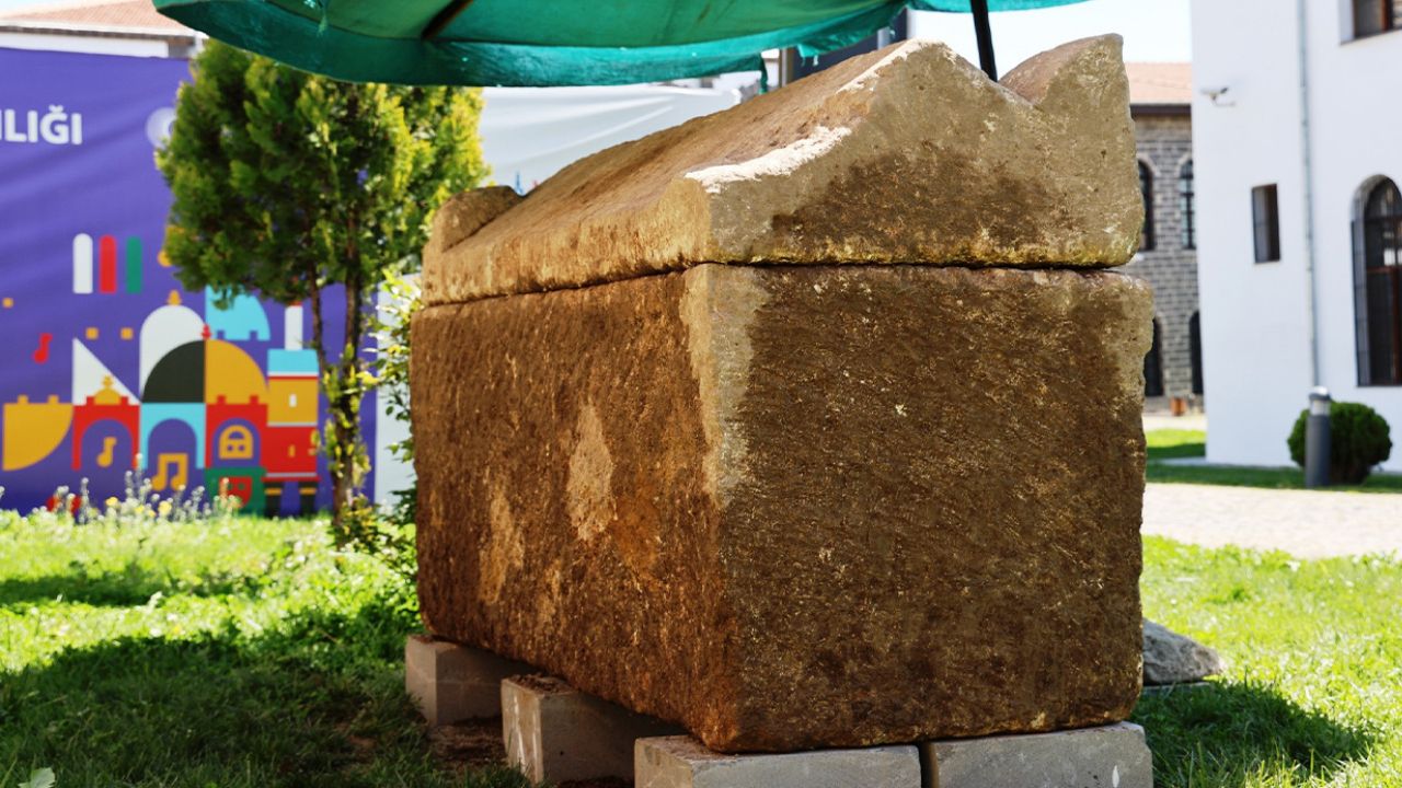12 bin yıllık tarihe sahip Diyarbakır'da lahit mezar bulundu - 2. Resim