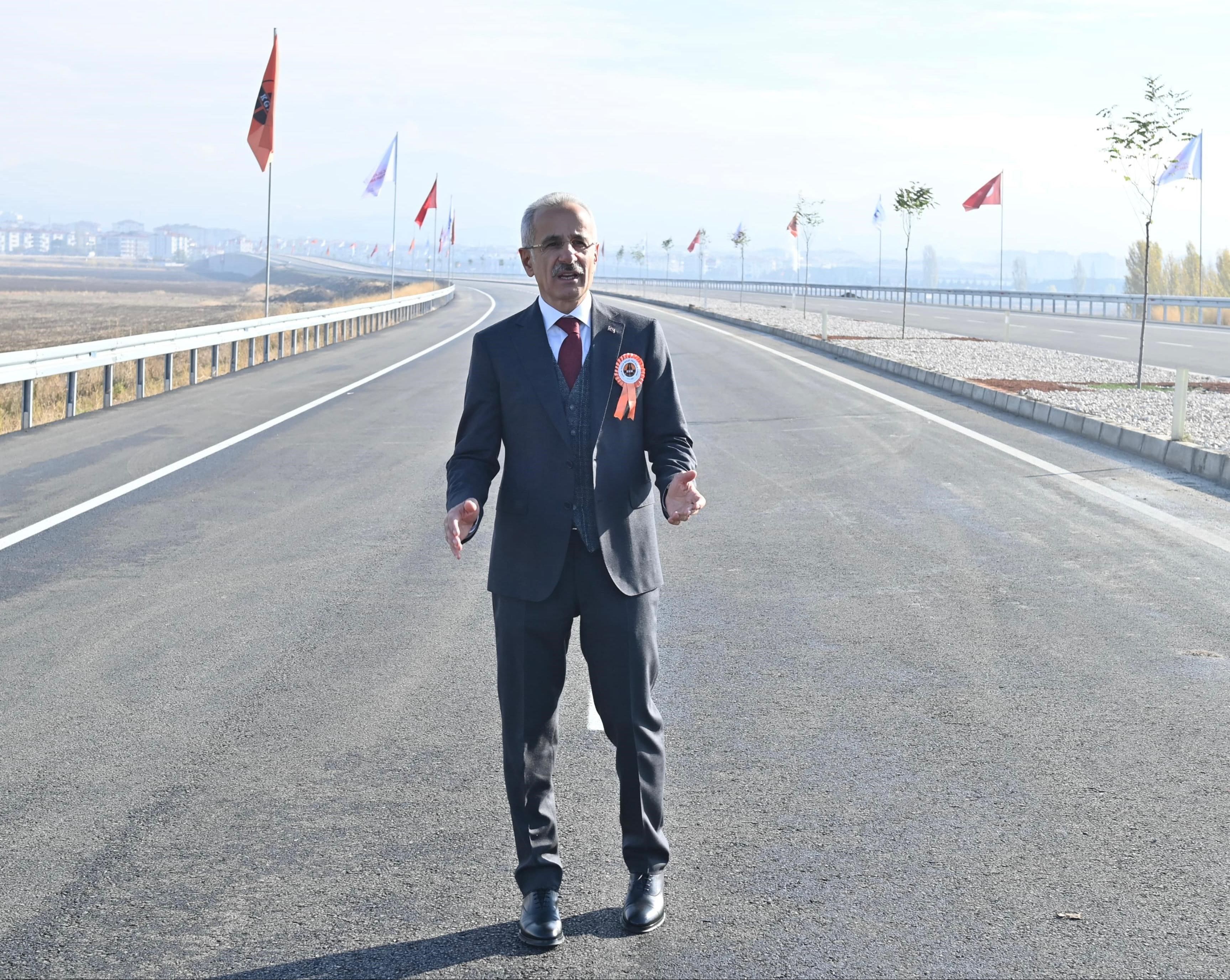 35 milyon kişi yollarda olacak: Ulaşımda bayram tedbirleri devrede 35 milyon kişi yollarda olacak: Ulaşımda bayram tedbirleri devrede - 1. Resim