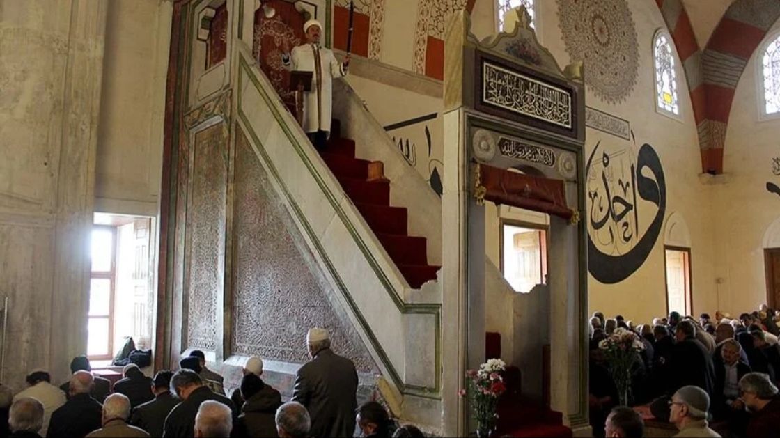 5 Nisan Cuma namazı saati İstanbul'da 13.12, Ankara'da 12.56, İzmir'de 13.19'da - 1. Resim