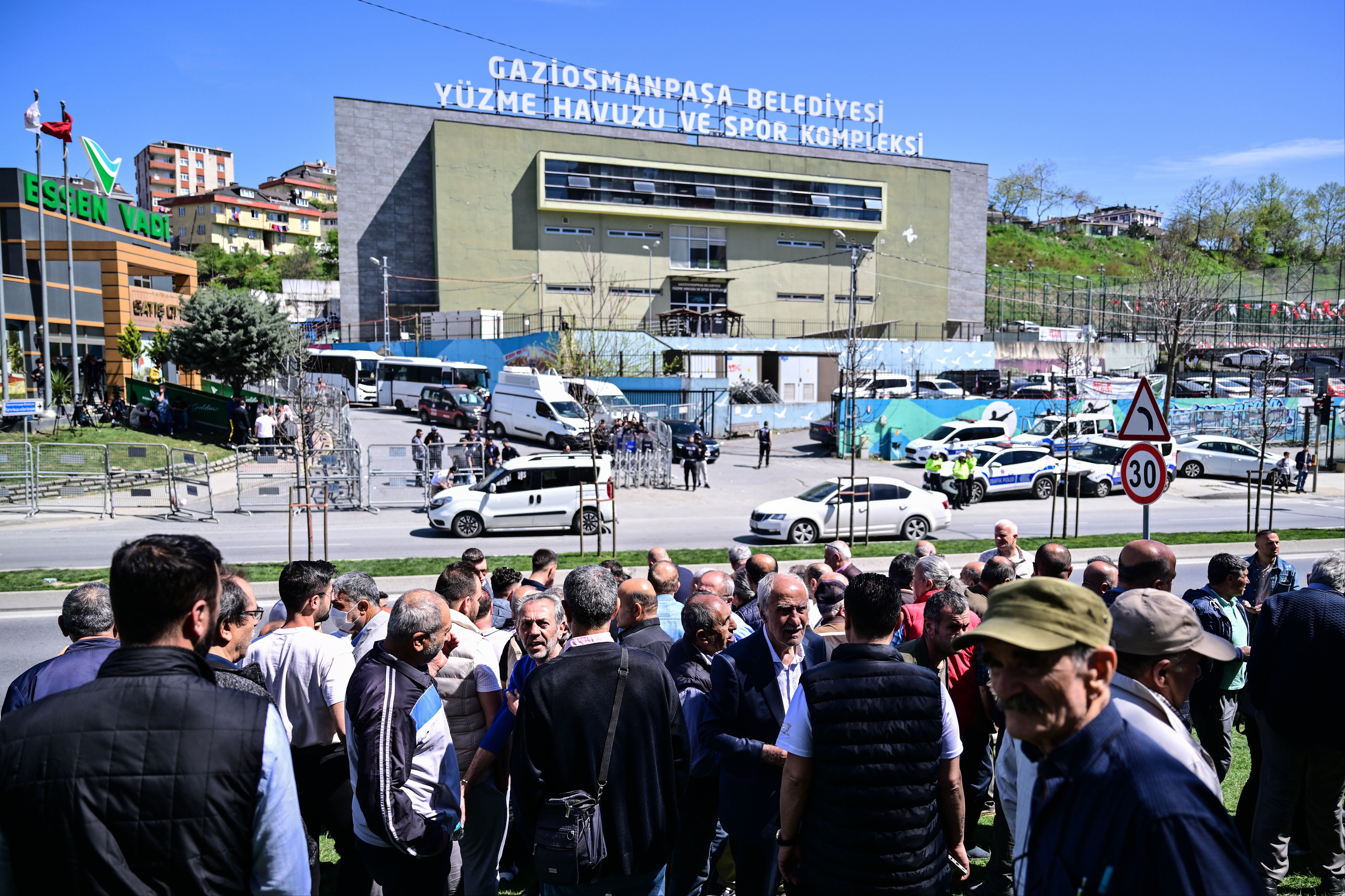 AK Parti itiraz etmişti! Gaziosmanpaşa'da seçim sonucu belli oldu AK Parti'nin itiraz ettiği Gaziosmanpaşa'da oy sayımı devam ediyor - 3. Resim